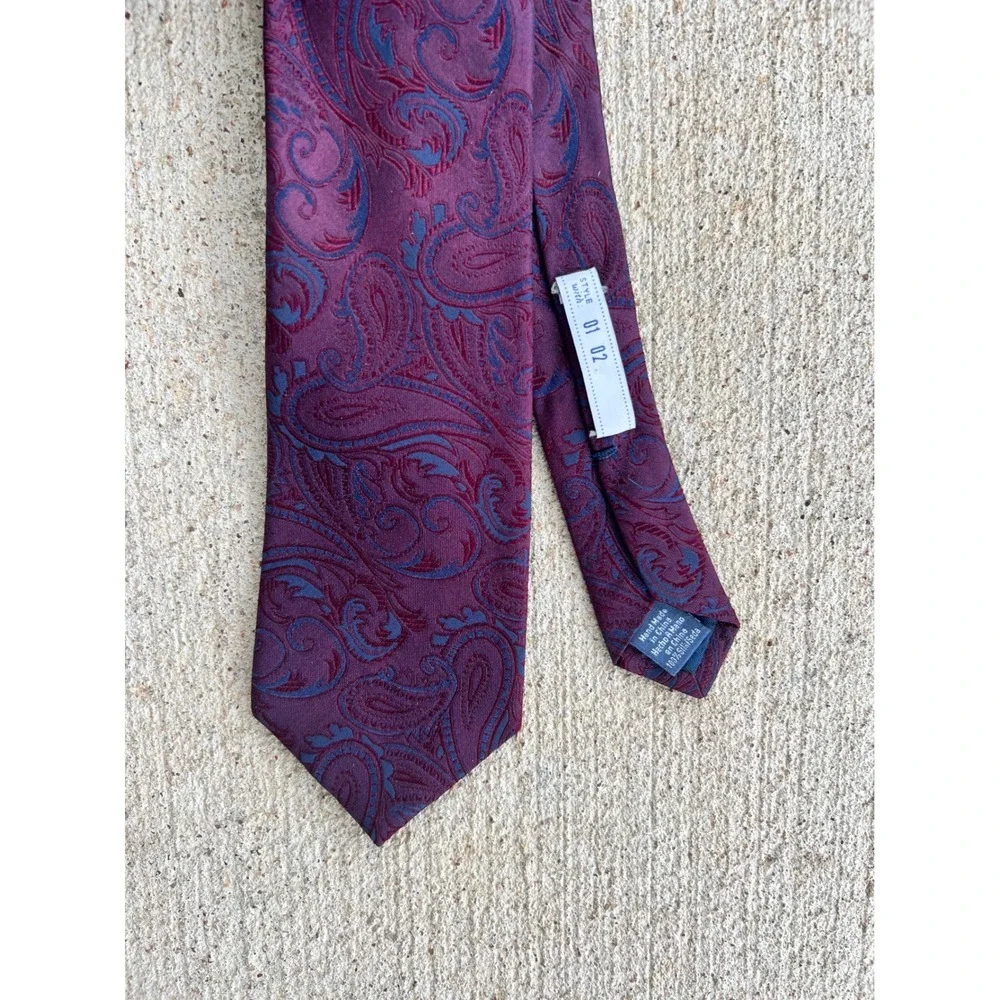 Ryan Seacrest Distinction Mens Burgundy Navy Silk Jacquard Paisley Tie 3x56